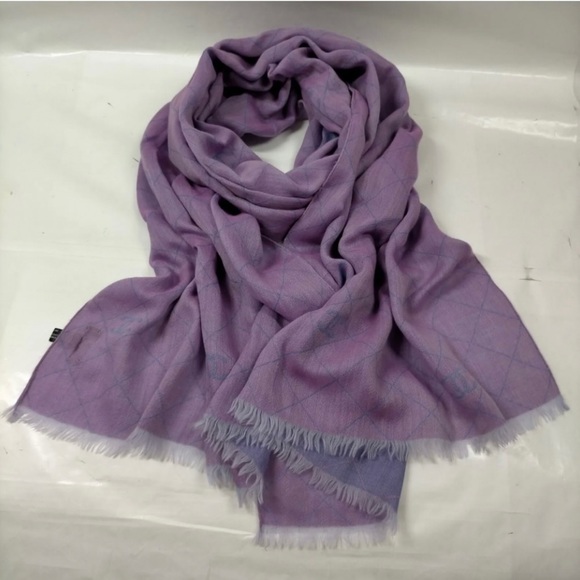 CHANEL Purple and Light blue 
CASHMERE SCARF - Picture 4 of 12